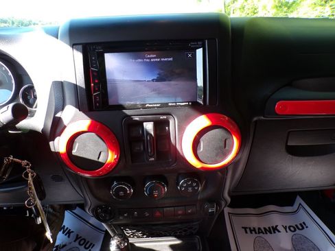Used 2014 Jeep Wrangler Unlimited Sahara w/ Trailer Tow Group AWD/4WD image 25
