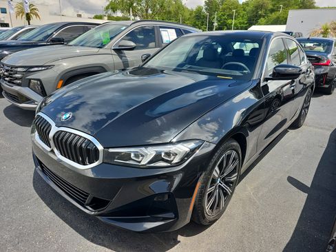 Used 2025 BMW 330i Sedan RWD image 2