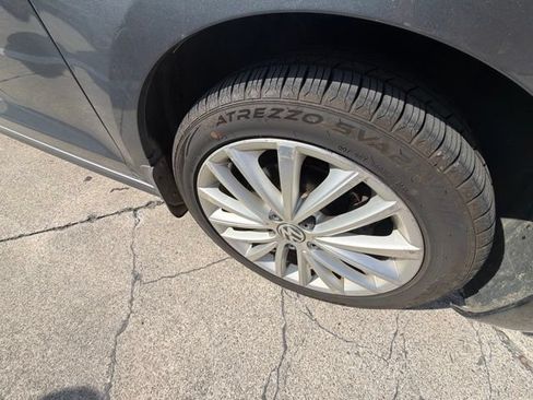 Used 2013 Volkswagen Jetta TDI FWD image 38