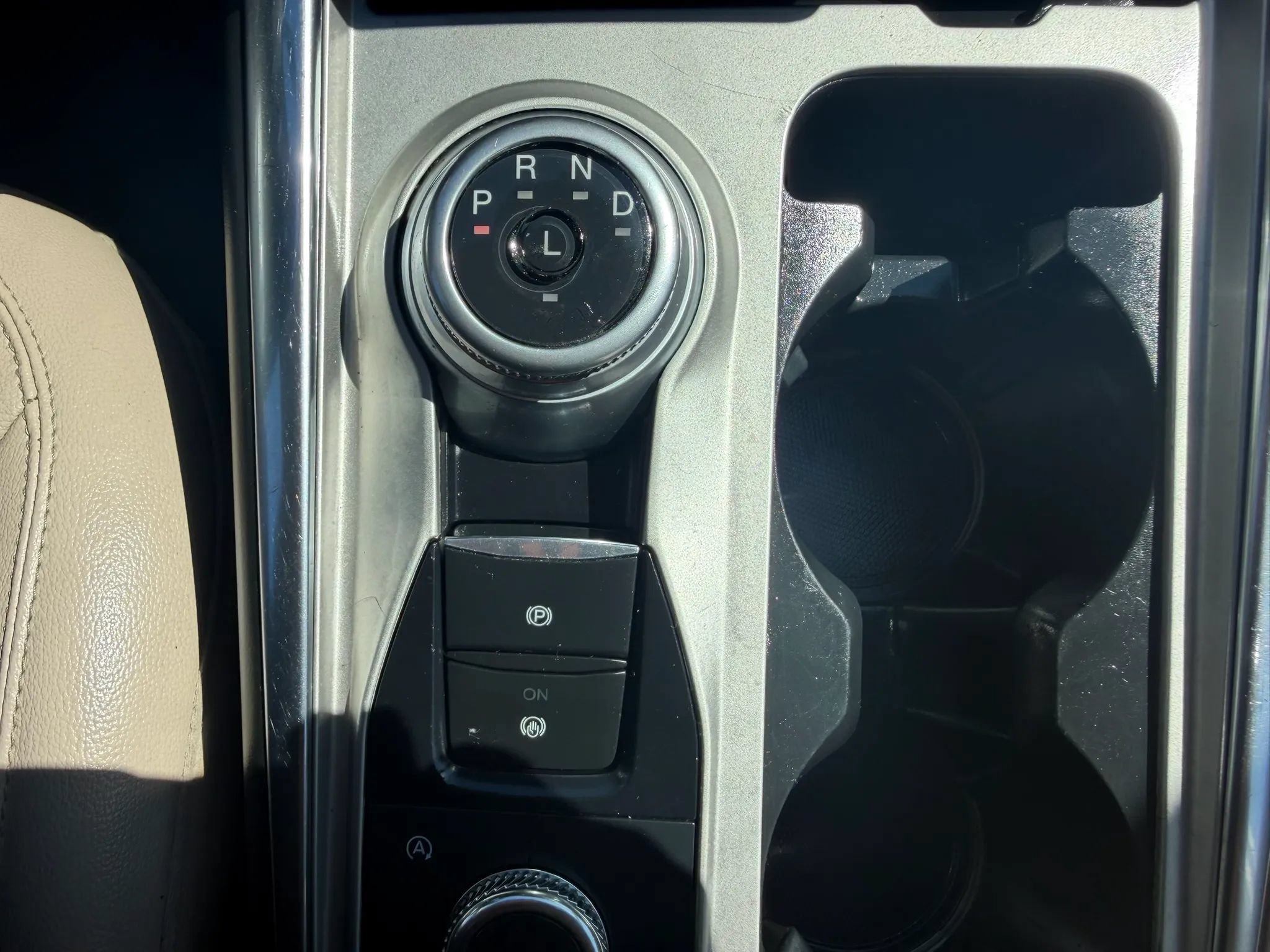 Used 2021 Ford Explorer Limited AWD/4WD image 18