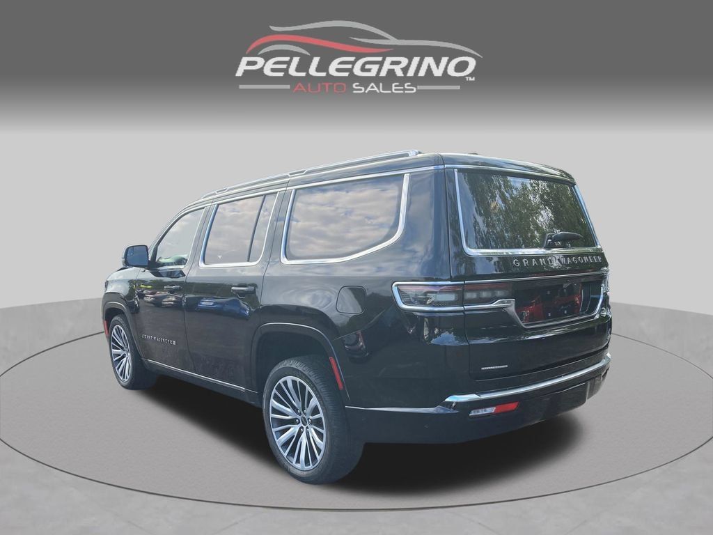 Used 2022 Jeep Grand Wagoneer Series III AWD/4WD image 4
