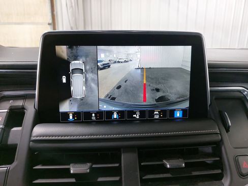 Used 2021 GMC Yukon SLT w/ SLT Luxury Package AWD/4WD image 25