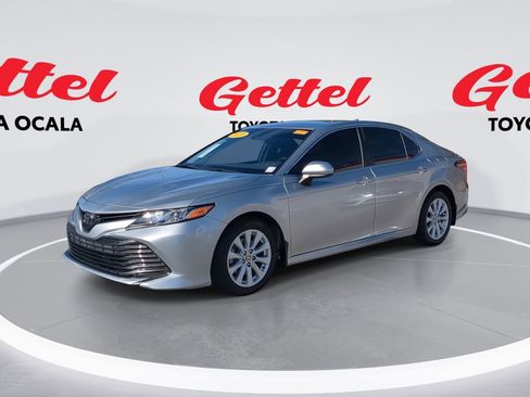 Used 2020 Toyota Camry LE image 1