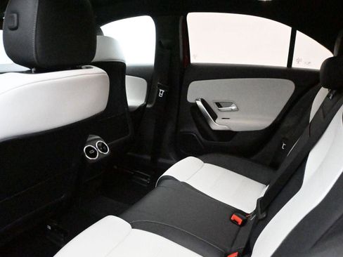 Used 2022 Mercedes-Benz A 220 4MATIC image 13