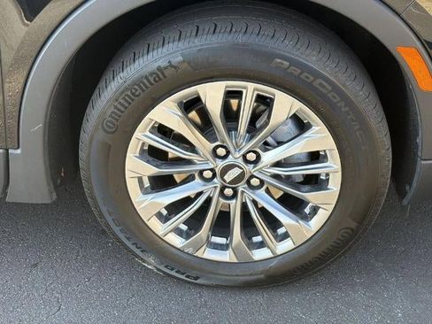 Certified 2025 Cadillac XT4 Premium Luxury FWD image 12