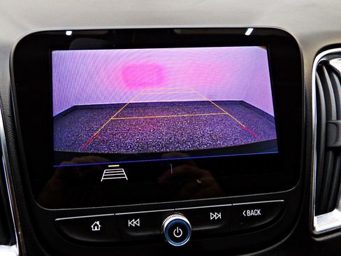 Used 2020 Chevrolet Malibu LT image 16