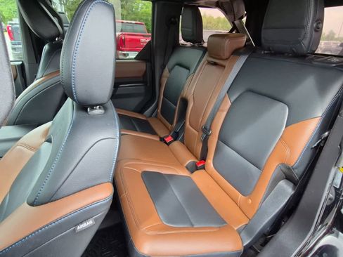 Used 2024 Ford Bronco Outer Banks AWD/4WD image 9