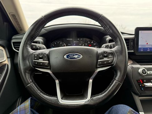 Used 2020 Ford Explorer Limited w/ Class III Trailer Tow Package image 24