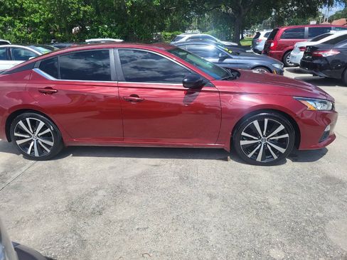 Used 2021 Nissan Altima 2.5 SR w/ SR Premium Package FWD image 8
