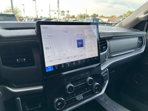 Used 2023 Ford Expedition Max XLT image 17