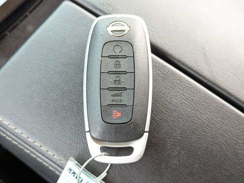 Used 2024 Nissan Rogue SL w/ SL Premium Package FWD image 31
