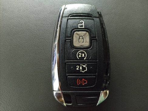 Used 2018 Lincoln MKX Reserve w/ Driver Assistance Package FWD image 32