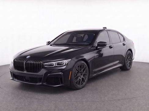 Used 2022 BMW 740i xDrive w/ M Sport Package AWD/4WD image 7