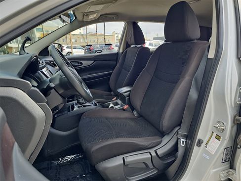 Used 2021 Nissan Rogue Sport S image 14