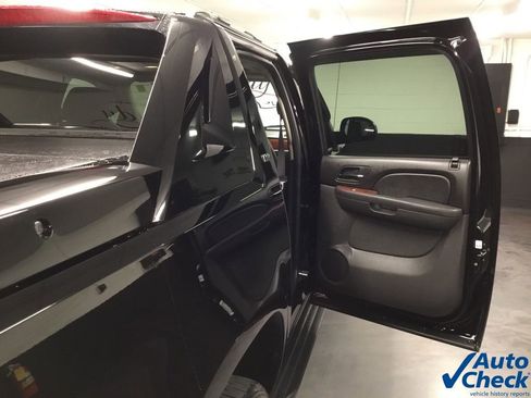 Used 2012 Chevrolet Avalanche LTZ image 35