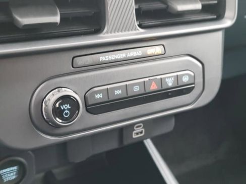 New 2025 Ford Maverick XLT w/ XLT Luxury Package image 33