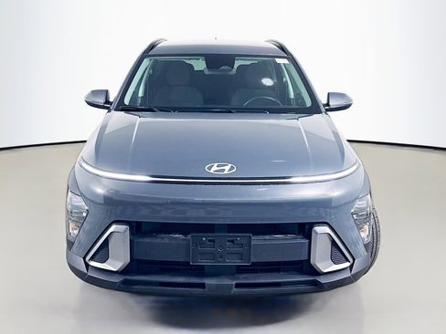 Used 2025 Hyundai Kona SEL image 2