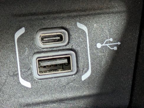 Used 2024 Jeep Compass Limited image 23