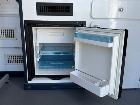 Used 2023 Mercedes-Benz Sprinter 3500 w/ Acoustic Package image 19