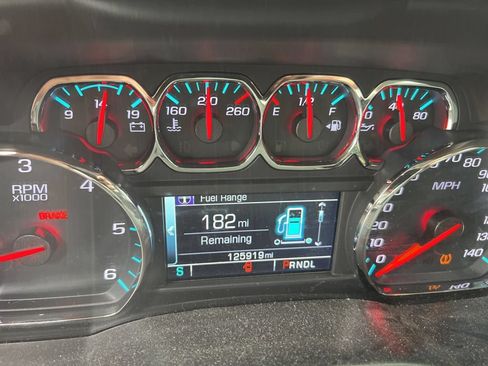 Used 2018 Chevrolet Silverado 1500 LT w/ All Star Edition RWD image 4