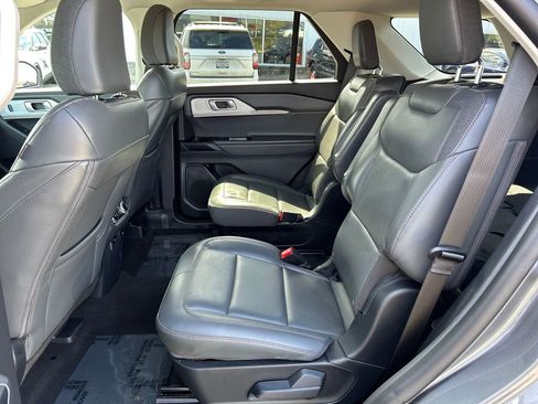Used 2026 Ford Explorer Active w/ Active Comfort Package AWD/4WD image 8