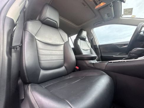 Used 2021 Toyota RAV4 XLE Premium AWD/4WD image 26
