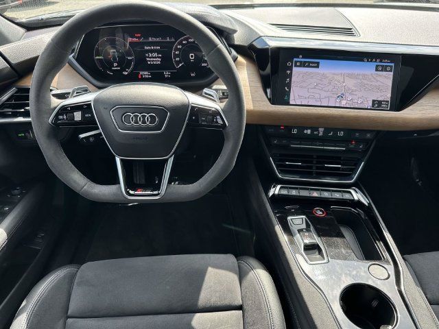 Used 2022 Audi RS e-tron GT AWD/4WD image 4