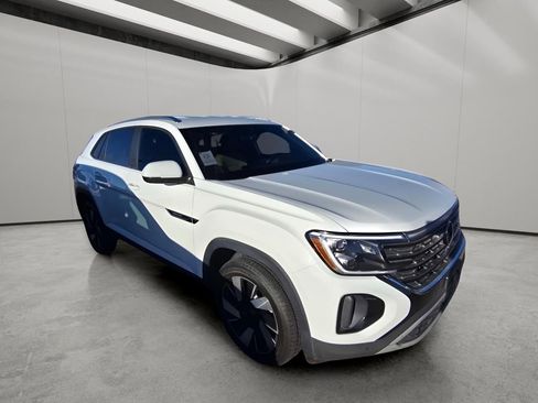 Used 2024 Volkswagen Atlas Cross Sport SE image 10