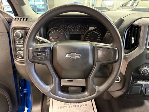 Used 2022 Chevrolet Silverado 1500 Custom Trail Boss w/ LPO, Dark Essentials Package AWD/4WD image 5