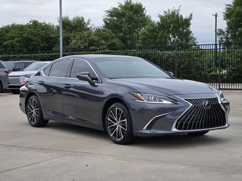 Used 2025 Lexus ES 300h w/ Premium Package FWD image 6