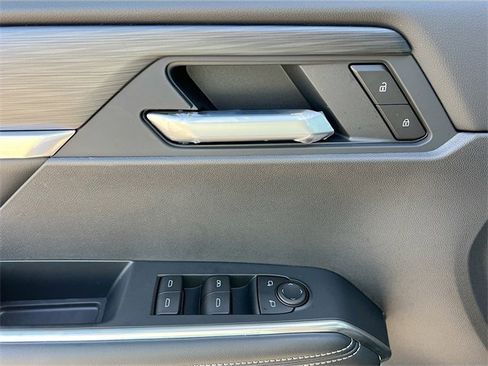 New 2026 GMC Acadia Elevation image 13