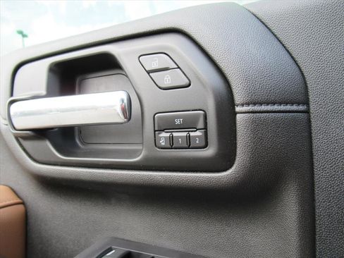 Used 2021 Chevrolet Silverado 3500 High Country w/ Z71 Off-Road Package image 29