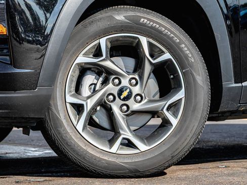 Used 2024 Chevrolet Trax LT w/ LT Convenience Package FWD image 6