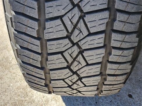 Used 2024 Nissan Titan PRO-4X w/ Pro-4x Convenience Package image 11