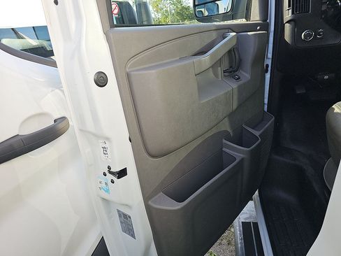 Used 2025 Chevrolet Express 2500 w/ Driver Convenience Package RWD image 4