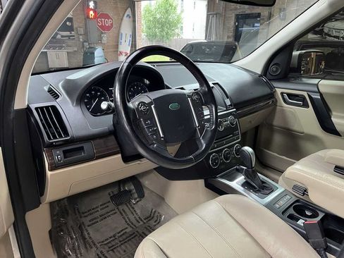 Used 2013 Land Rover LR2 AWD/4WD image 10