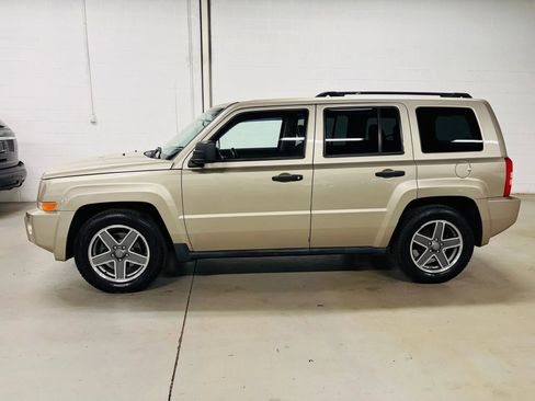Used 2009 Jeep Patriot Sport FWD image 5