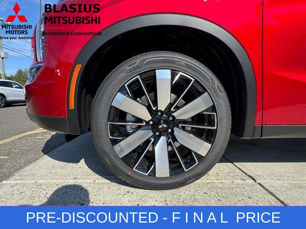 Used 2025 Mitsubishi Outlander SE AWD/4WD image 5