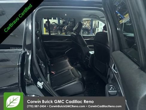 Used 2023 Jeep Grand Cherokee Limited w/ Trailer Tow Prep Group (B) AWD/4WD image 32