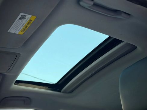 Used 2017 Honda Accord EX-L image 9