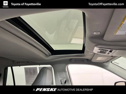 Certified 2026 Toyota Highlander XLE AWD/4WD image 3