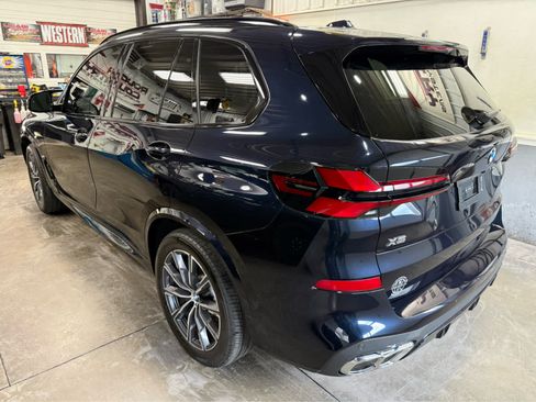 Used 2025 BMW X5 M60i w/ Climate Comfort Package AWD/4WD image 7