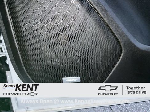 Certified 2023 GMC Acadia SLT w/ Preferred Package image 20