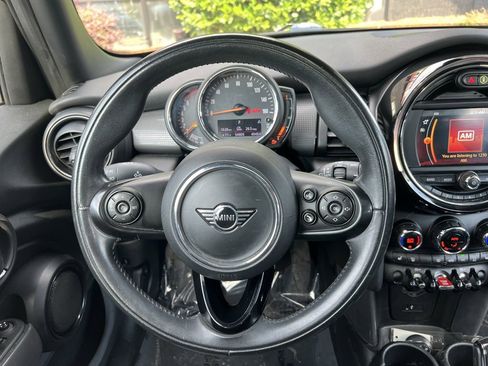 Used 2021 MINI Cooper 4-Door Hardtop image 36