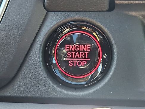 New 2025 Honda Pilot Touring image 17