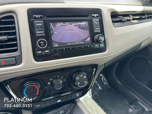 Used 2016 Honda HR-V LX image 11