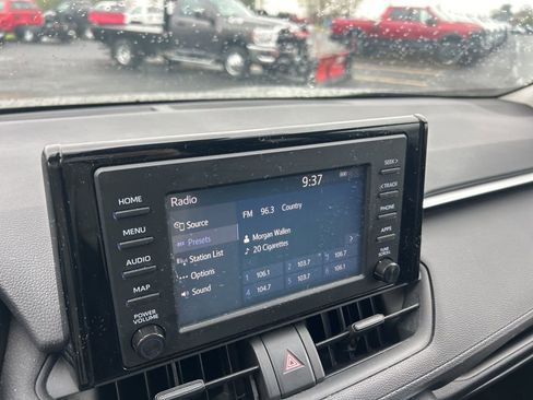 Used 2019 Toyota RAV4 LE w/ Carpet Mat Package FWD image 9