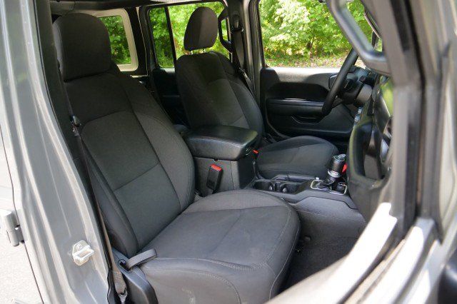 Used 2023 Jeep Wrangler Unlimited Sport AWD/4WD image 36