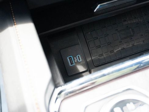 Used 2024 Ford Expedition Platinum RWD image 33