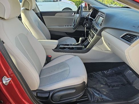 Used 2016 Hyundai Sonata SE FWD image 18